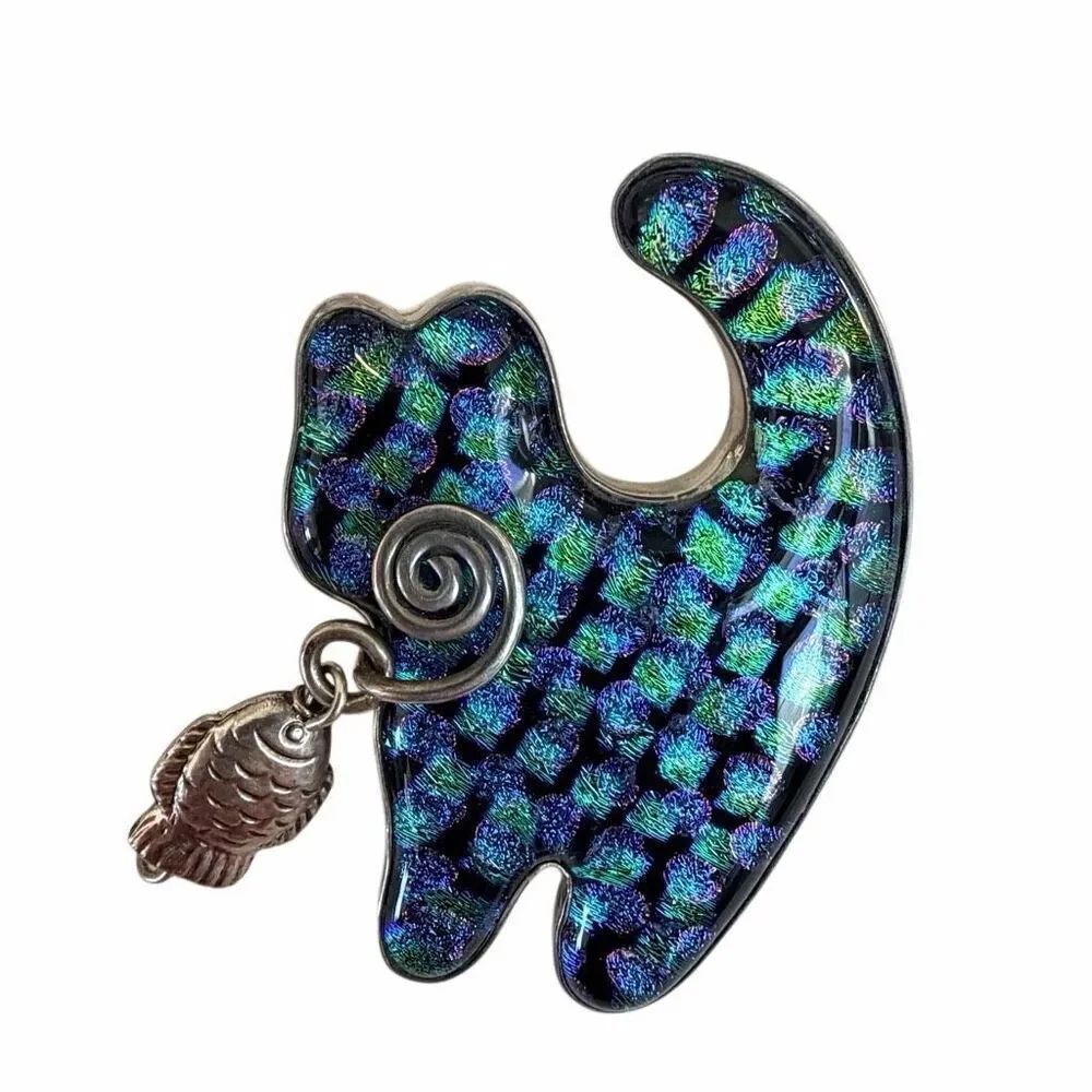 Linda Shull “Boots the Cat” Dichroic Glass Sterling Brooch Pendant
